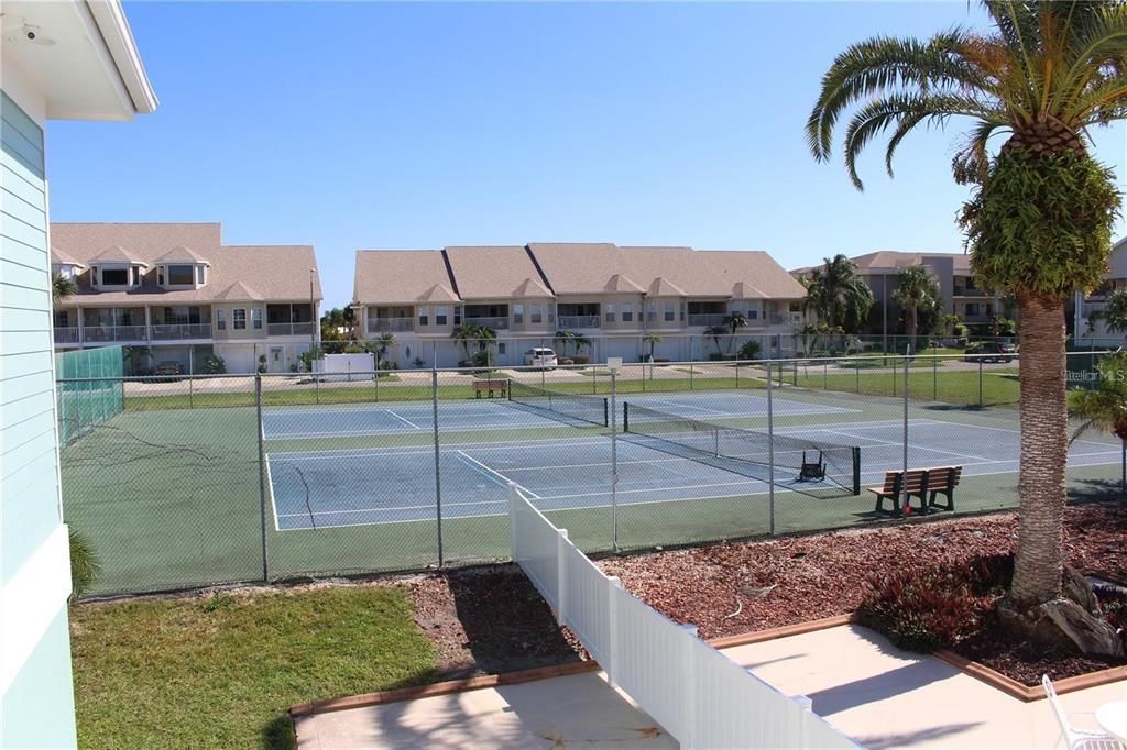 En Venta: $1,150,000 (0.34 acres)