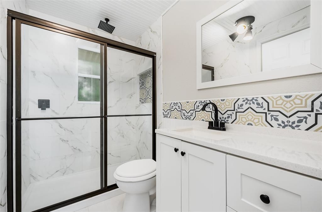 На продажу: $200,000 (2 спален, 1 ванн, 1096 Квадратных фут)