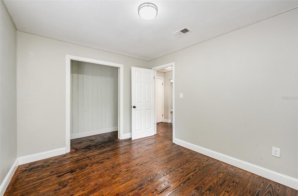 На продажу: $200,000 (2 спален, 1 ванн, 1096 Квадратных фут)