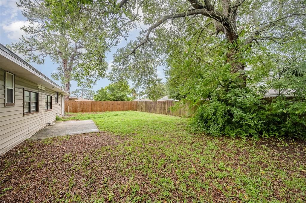 На продажу: $200,000 (2 спален, 1 ванн, 1096 Квадратных фут)