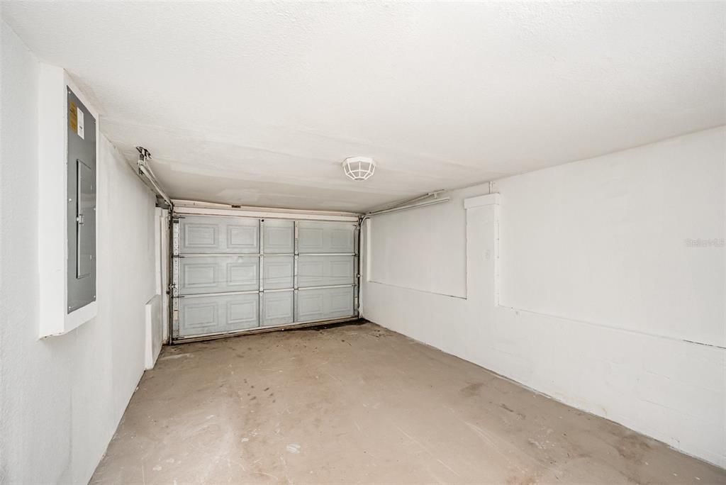 На продажу: $200,000 (2 спален, 1 ванн, 1096 Квадратных фут)