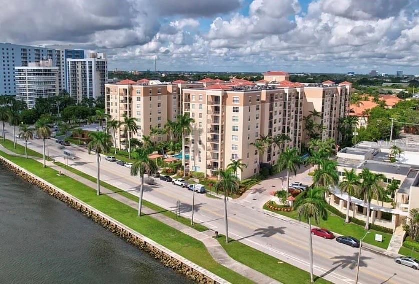 Vendido Recientemente: $315,000 (2 camas, 1 baños, 995 Pies cuadrados)