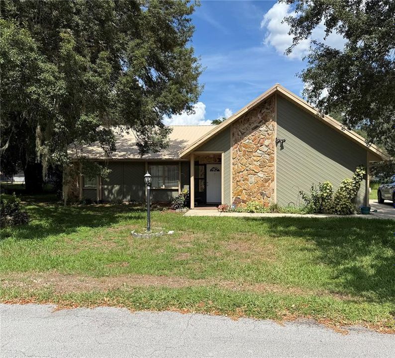 Vendido Recientemente: $282,000 (4 camas, 2 baños, 1925 Pies cuadrados)