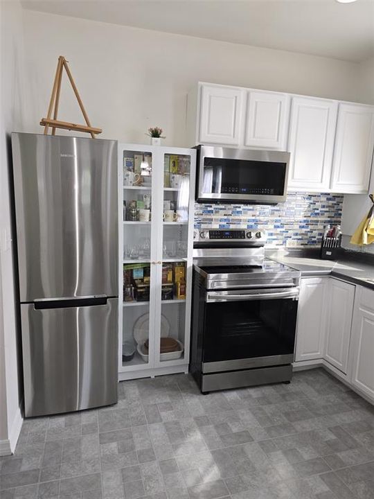 For Sale: $450,000 (2 beds, 1 baths, 1004 Square Feet)