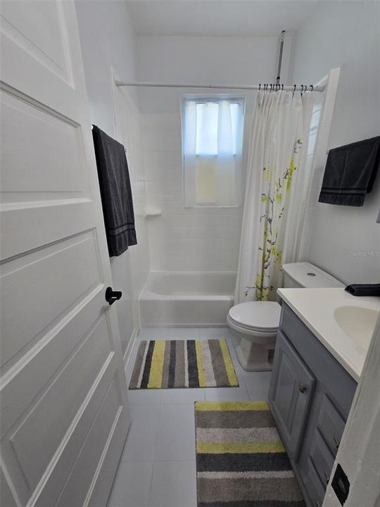 For Sale: $450,000 (2 beds, 1 baths, 1004 Square Feet)