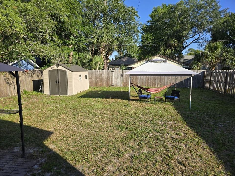 For Sale: $450,000 (2 beds, 1 baths, 1004 Square Feet)