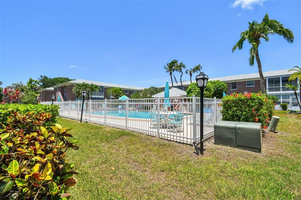 Active With Contract: $185,000 (2 beds, 2 baths, 1075 Square Feet)