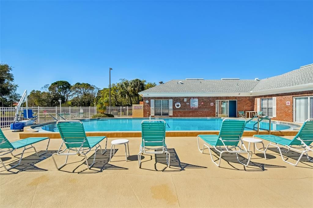 Active With Contract: $185,000 (2 beds, 2 baths, 1075 Square Feet)