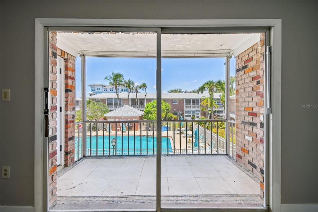 Active With Contract: $185,000 (2 beds, 2 baths, 1075 Square Feet)