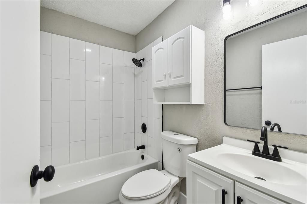 Active With Contract: $185,000 (2 beds, 2 baths, 1075 Square Feet)