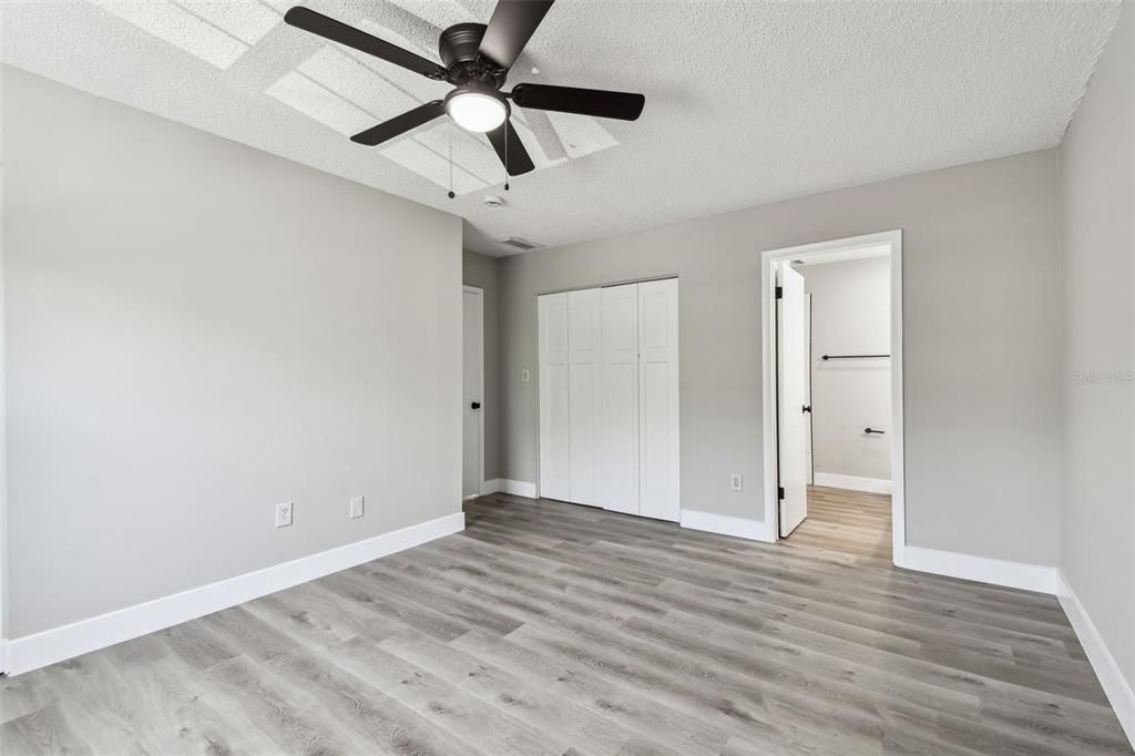 Active With Contract: $185,000 (2 beds, 2 baths, 1075 Square Feet)