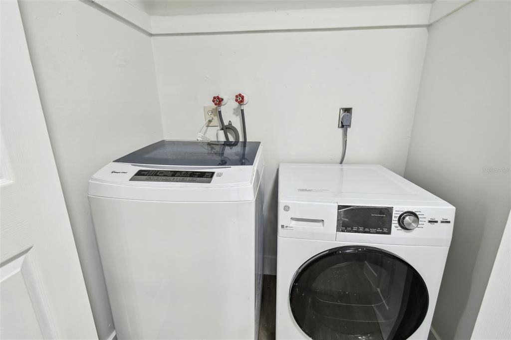 Active With Contract: $185,000 (2 beds, 2 baths, 1075 Square Feet)