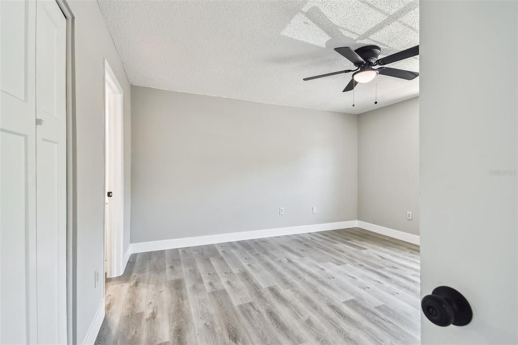 Active With Contract: $185,000 (2 beds, 2 baths, 1075 Square Feet)