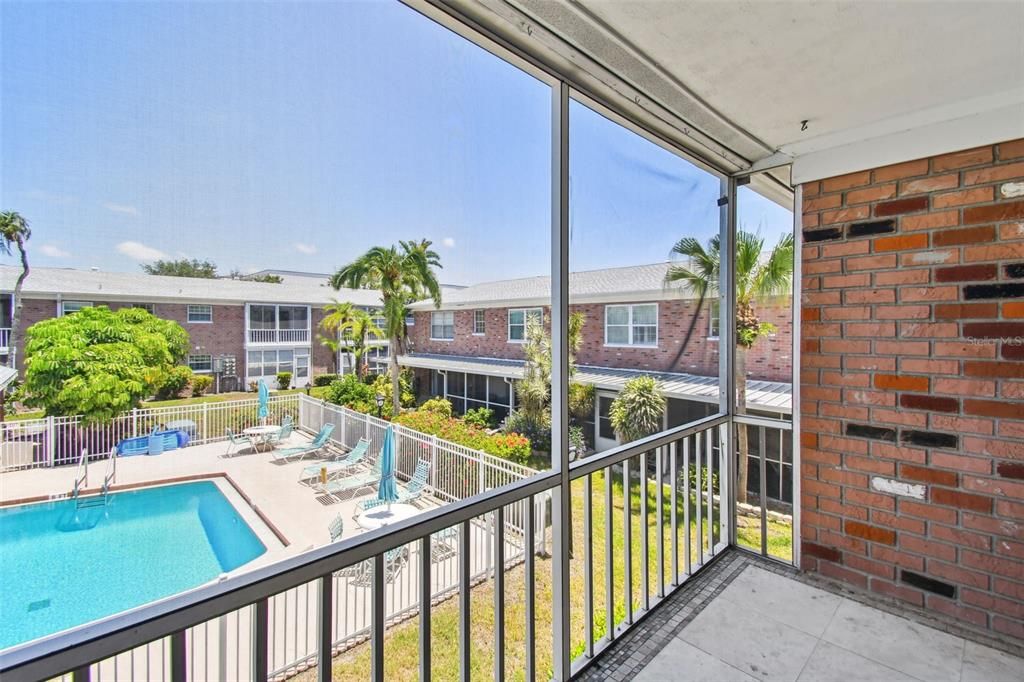 Active With Contract: $185,000 (2 beds, 2 baths, 1075 Square Feet)