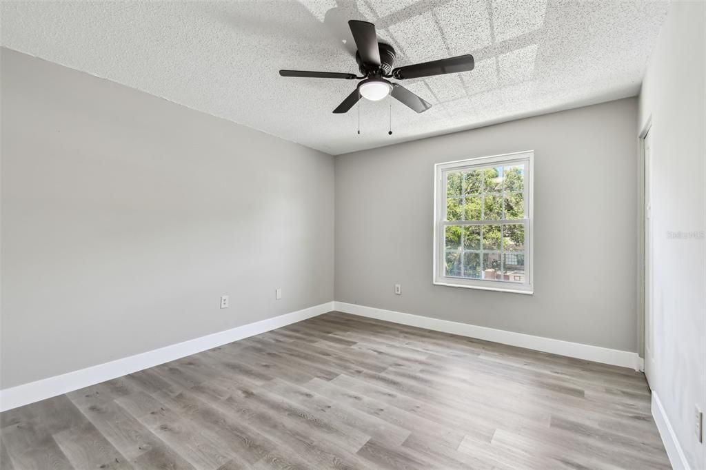 Active With Contract: $185,000 (2 beds, 2 baths, 1075 Square Feet)