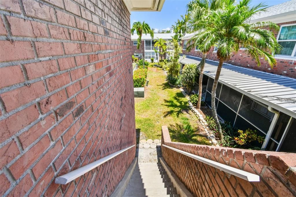 Active With Contract: $185,000 (2 beds, 2 baths, 1075 Square Feet)