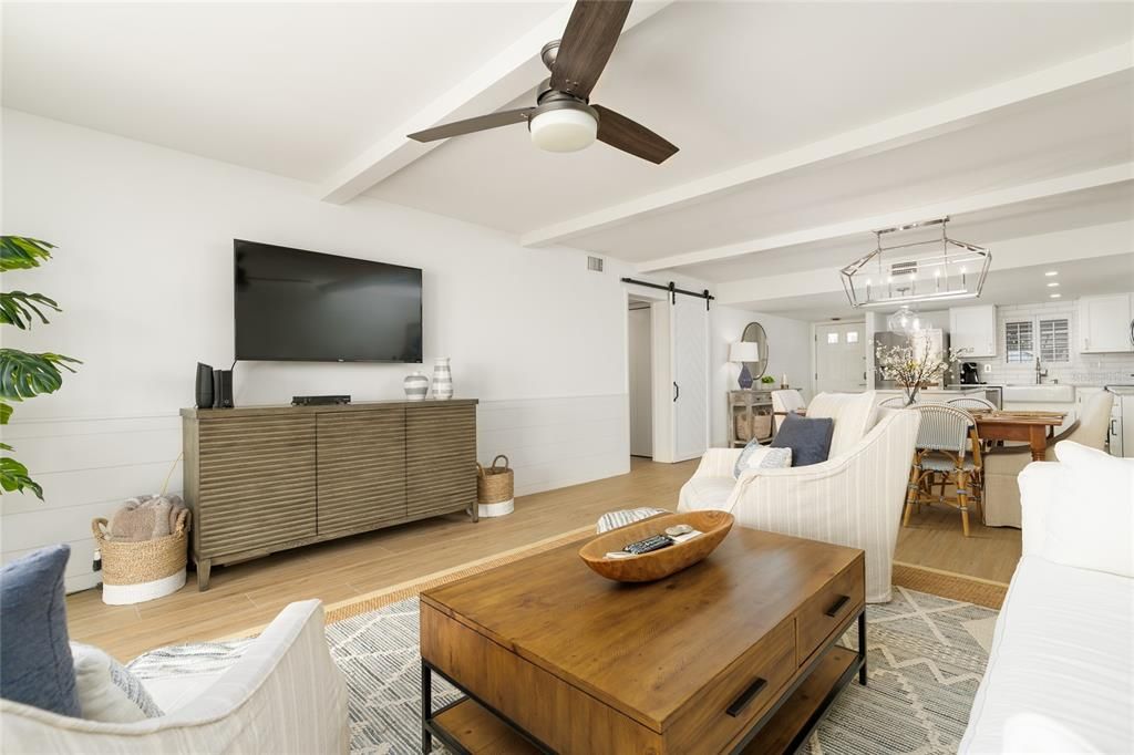 En Venta: $1,150,000 (2 camas, 2 baños, 1299 Pies cuadrados)