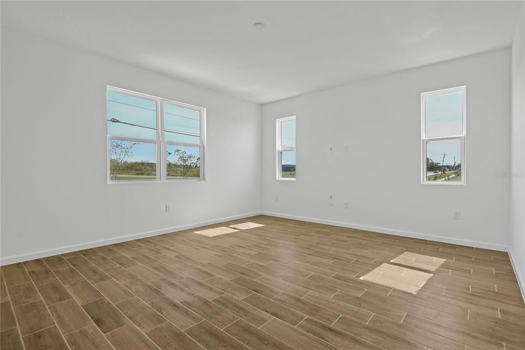 Active With Contract: $436,643 (5 beds, 3 baths, 3030 Square Feet)