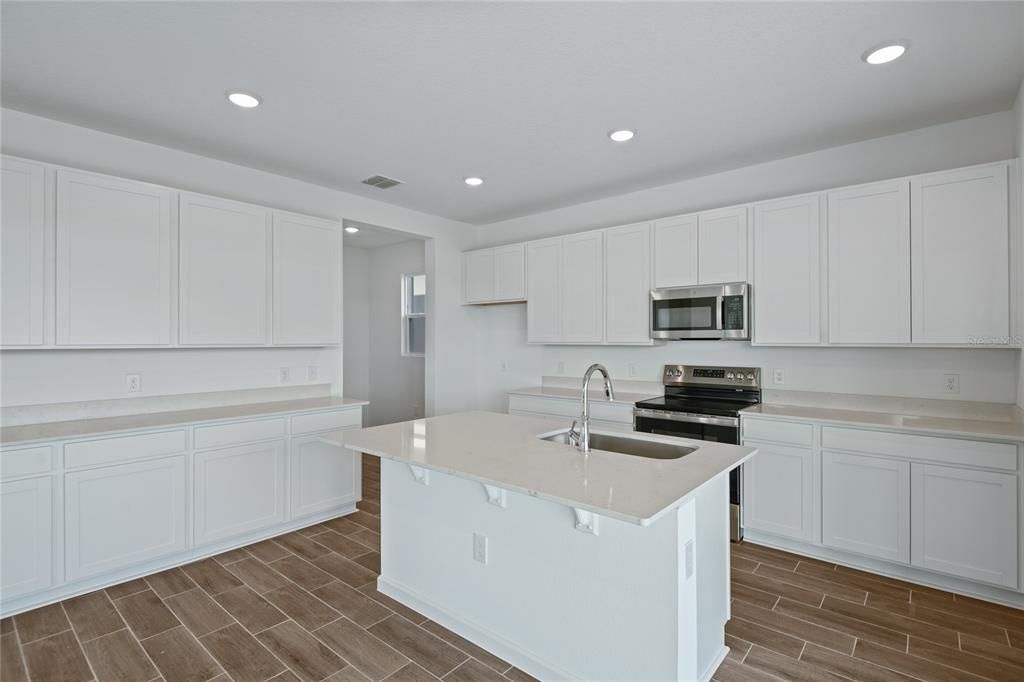 Active With Contract: $436,643 (5 beds, 3 baths, 3030 Square Feet)