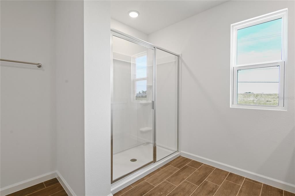 Active With Contract: $436,643 (5 beds, 3 baths, 3030 Square Feet)