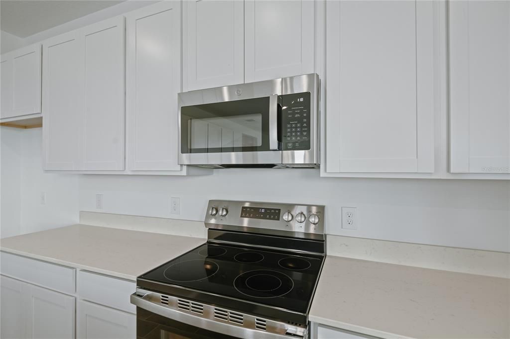 Active With Contract: $436,643 (5 beds, 3 baths, 3030 Square Feet)