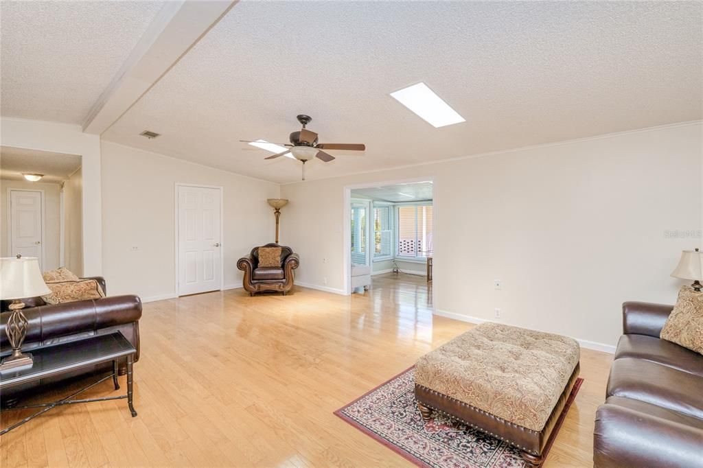 En Venta: $234,900 (3 camas, 2 baños, 1876 Pies cuadrados)