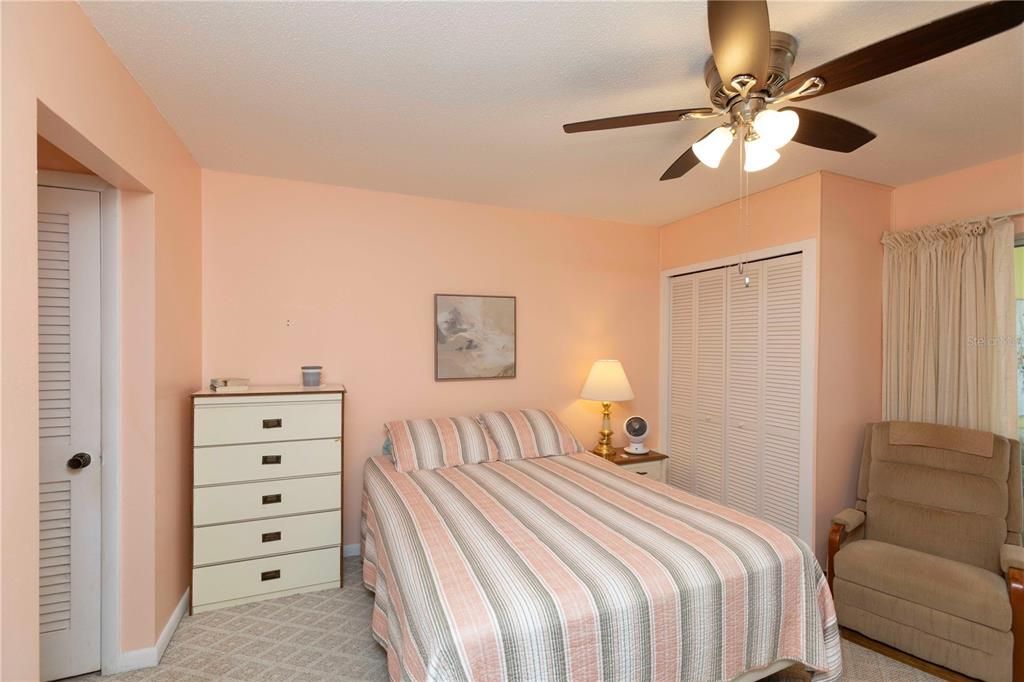 待售: $99,000 (1 贝兹, 1 浴室, 732 平方英尺)