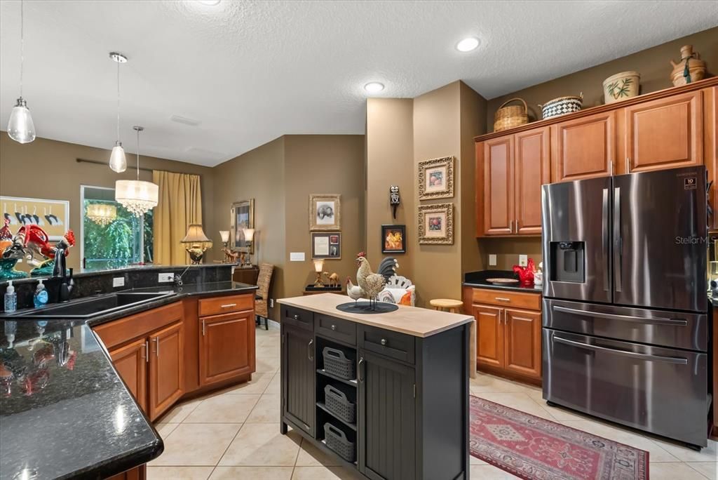 Active With Contract: $617,500 (5 beds, 4 baths, 2830 Square Feet)