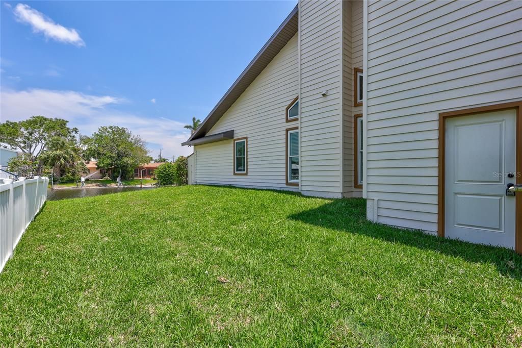 На продажу: $1,100,000 (4 спален, 3 ванн, 2777 Квадратных фут)