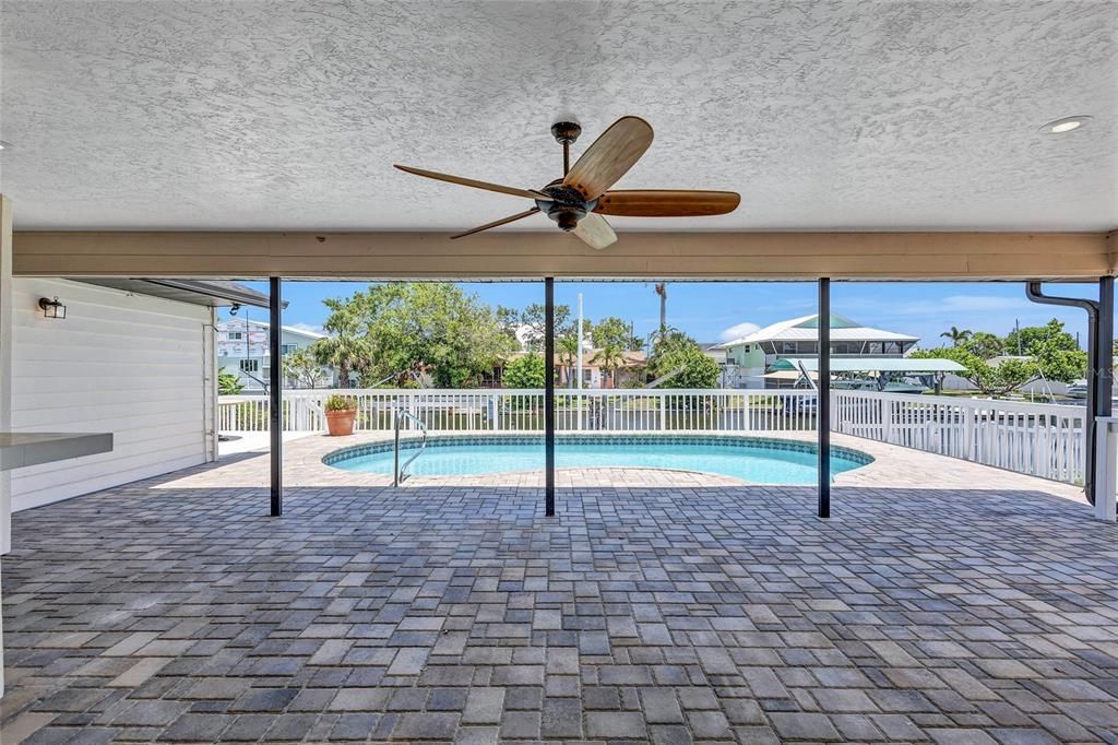 На продажу: $1,100,000 (4 спален, 3 ванн, 2777 Квадратных фут)