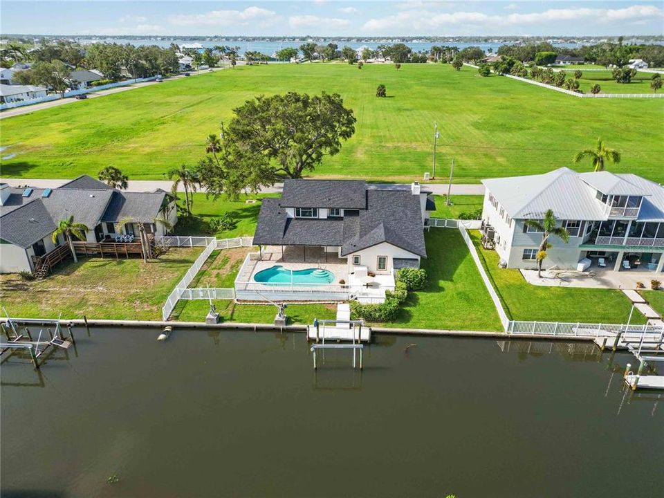 На продажу: $1,100,000 (4 спален, 3 ванн, 2777 Квадратных фут)