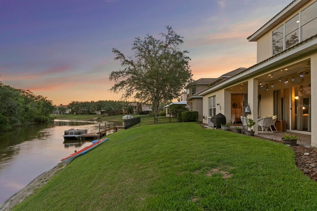 合同活跃: $700,000 (4 贝兹, 3 浴室, 3689 平方英尺)