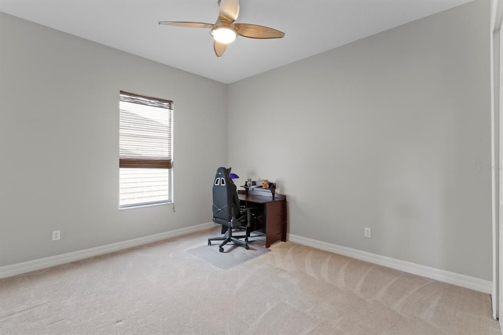 合同活跃: $700,000 (4 贝兹, 3 浴室, 3689 平方英尺)