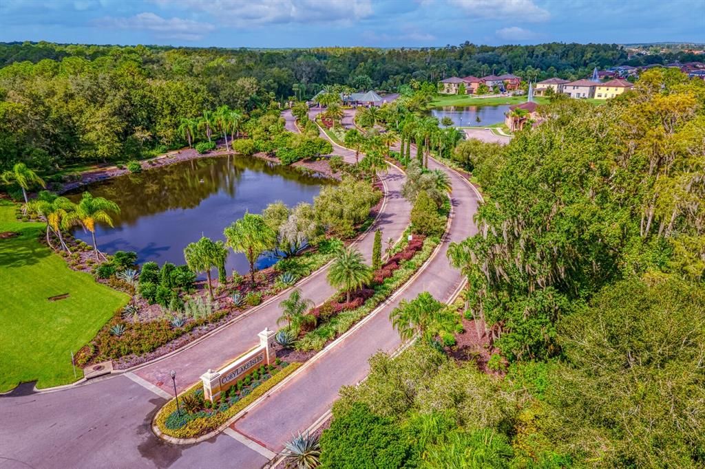 合同活跃: $700,000 (4 贝兹, 3 浴室, 3689 平方英尺)