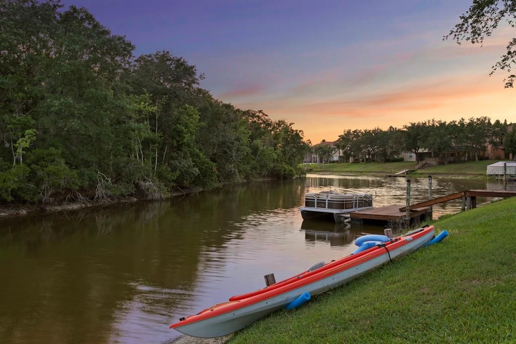 合同活跃: $700,000 (4 贝兹, 3 浴室, 3689 平方英尺)