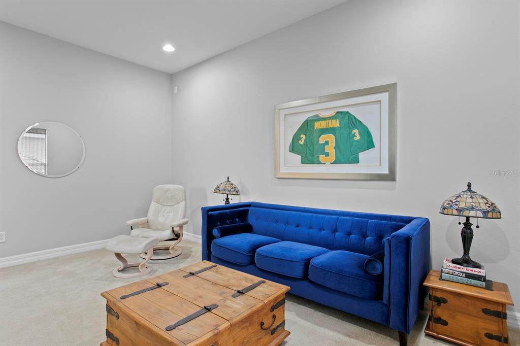 合同活跃: $700,000 (4 贝兹, 3 浴室, 3689 平方英尺)