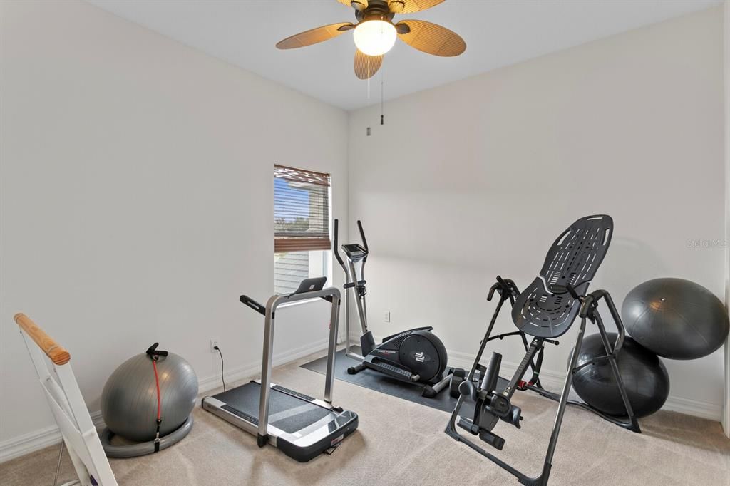 合同活跃: $700,000 (4 贝兹, 3 浴室, 3689 平方英尺)