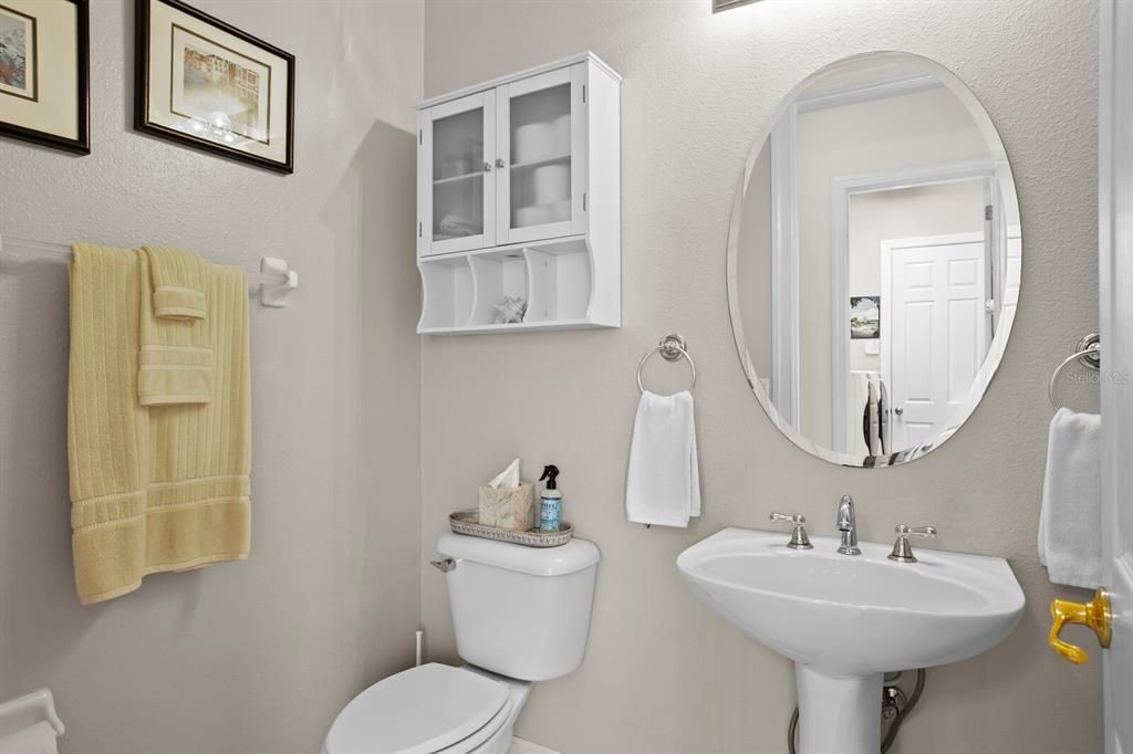 合同活跃: $700,000 (4 贝兹, 3 浴室, 3689 平方英尺)