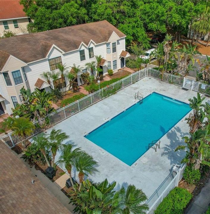 待售: $159,900 (2 贝兹, 1 浴室, 896 平方英尺)