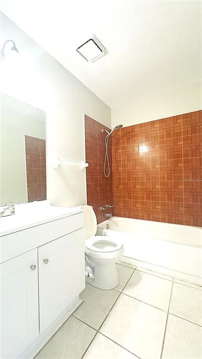 待售: $159,900 (2 贝兹, 1 浴室, 896 平方英尺)