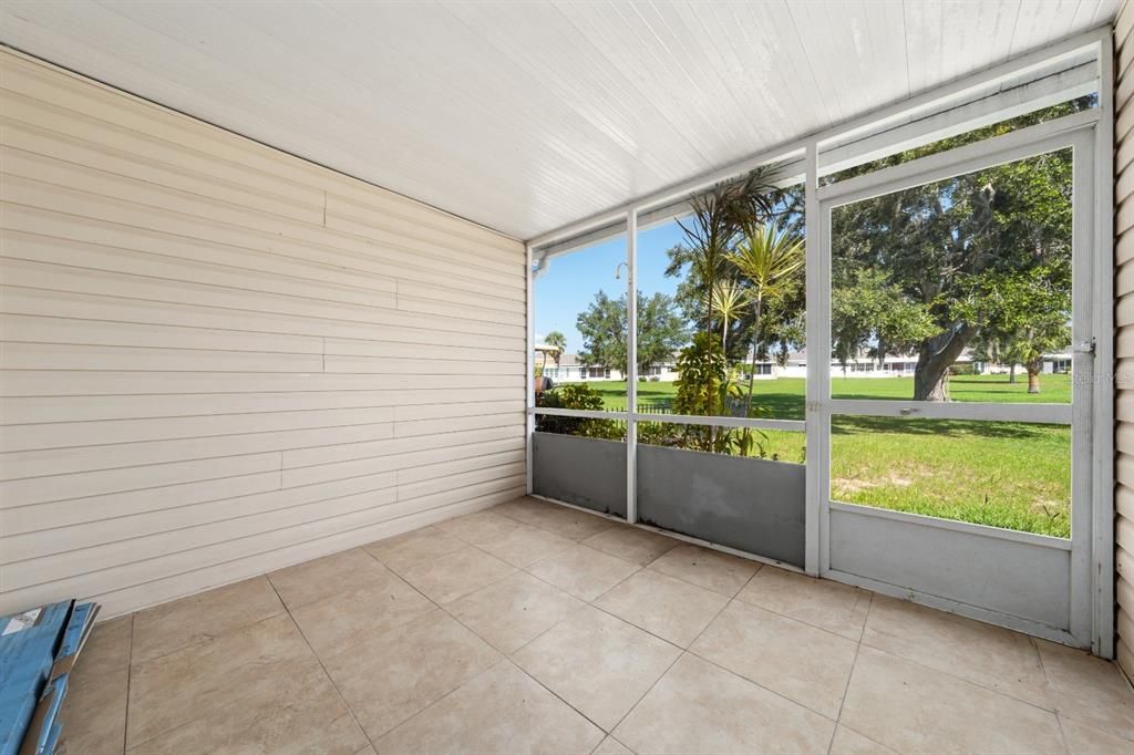 待售: $120,999 (2 贝兹, 1 浴室, 888 平方英尺)