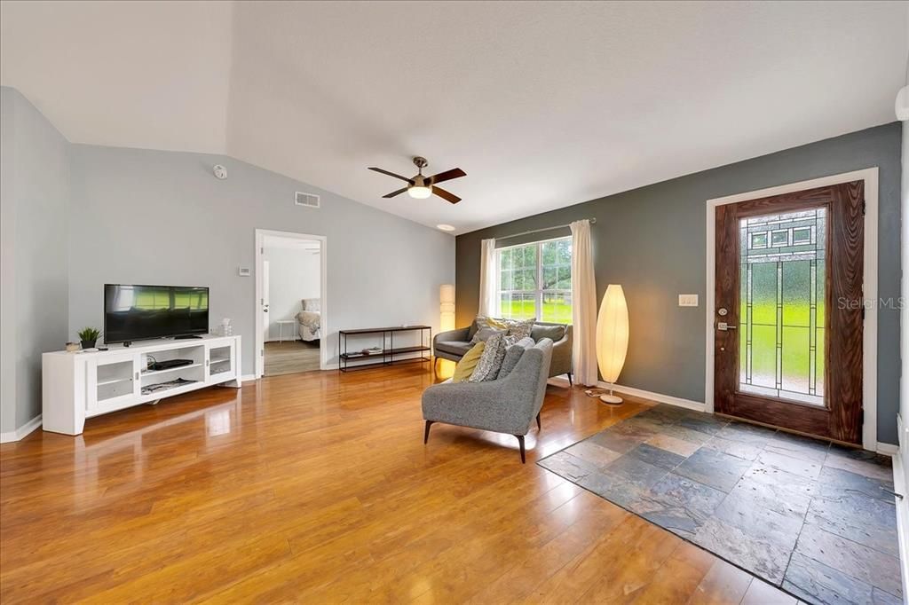 En Venta: $625,000 (3 camas, 2 baños, 1566 Pies cuadrados)