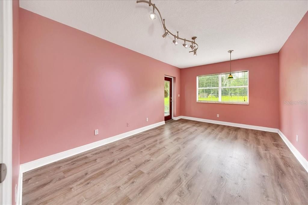 En Venta: $625,000 (3 camas, 2 baños, 1566 Pies cuadrados)