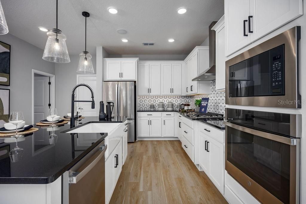 Active With Contract: $599,990 (3 beds, 2 baths, 2341 Square Feet)