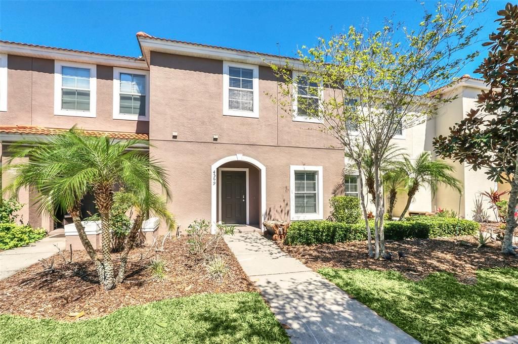 合同活跃: $2,200 (3 贝兹, 2 浴室, 1295 平方英尺)