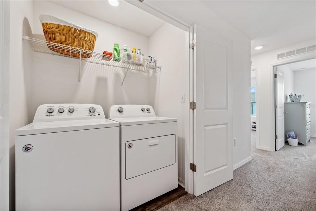 合同活跃: $244,900 (3 贝兹, 2 浴室, 1404 平方英尺)