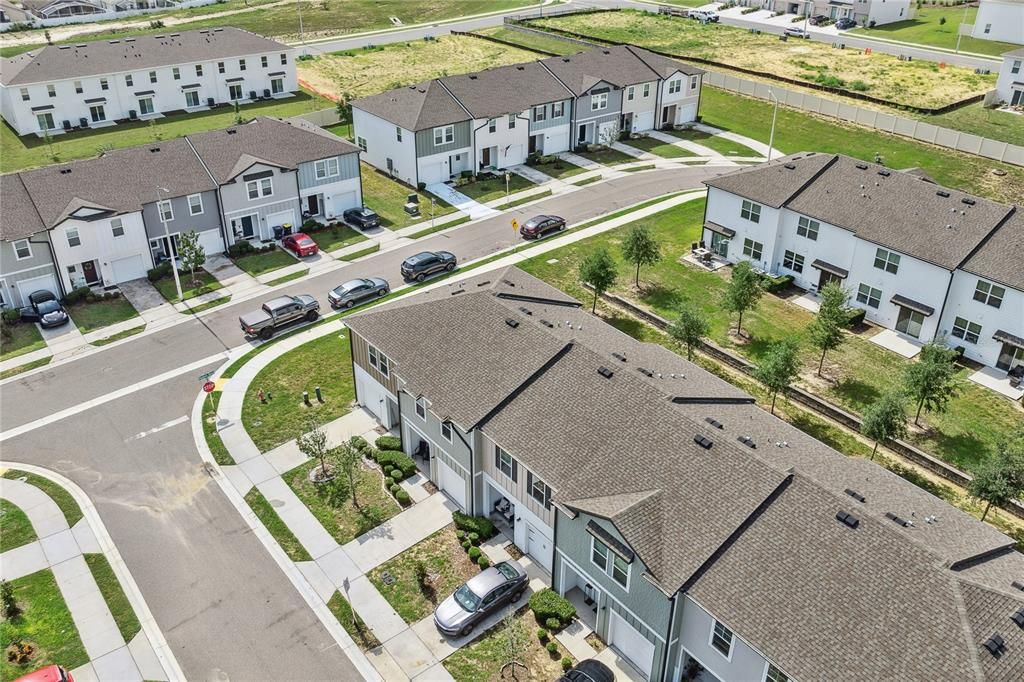 合同活跃: $244,900 (3 贝兹, 2 浴室, 1404 平方英尺)