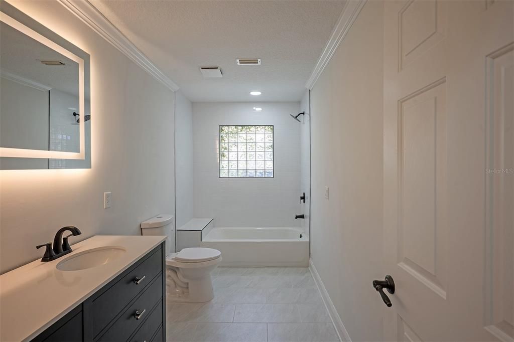 待售: $735,000 (3 贝兹, 2 浴室, 2408 平方英尺)