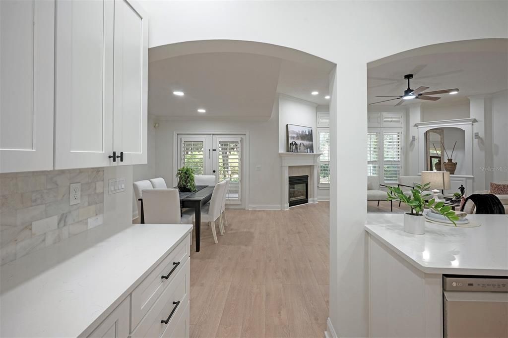 待售: $735,000 (3 贝兹, 2 浴室, 2408 平方英尺)