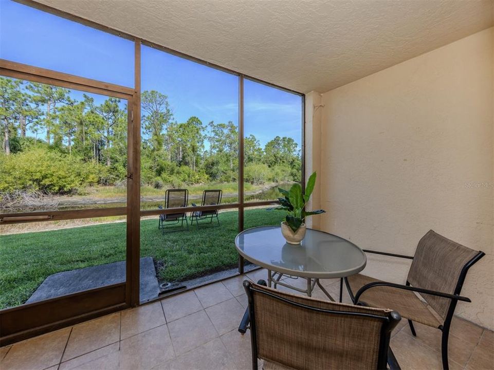 合同活跃: $149,999 (2 贝兹, 2 浴室, 860 平方英尺)